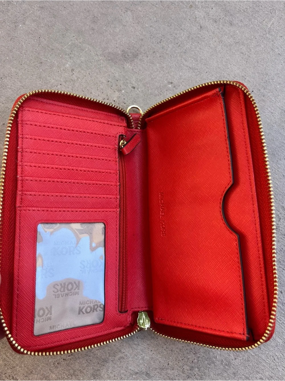 Michael Kors zip around